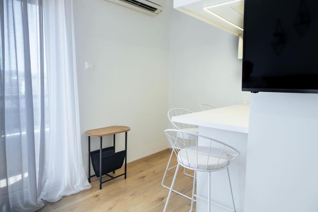 Cozy Studio In The Heart Of City Комотини Екстериор снимка