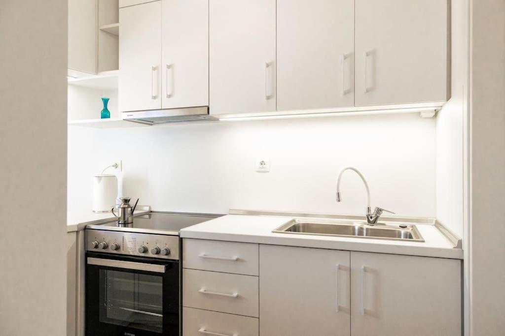Cozy Studio In The Heart Of City Комотини Екстериор снимка
