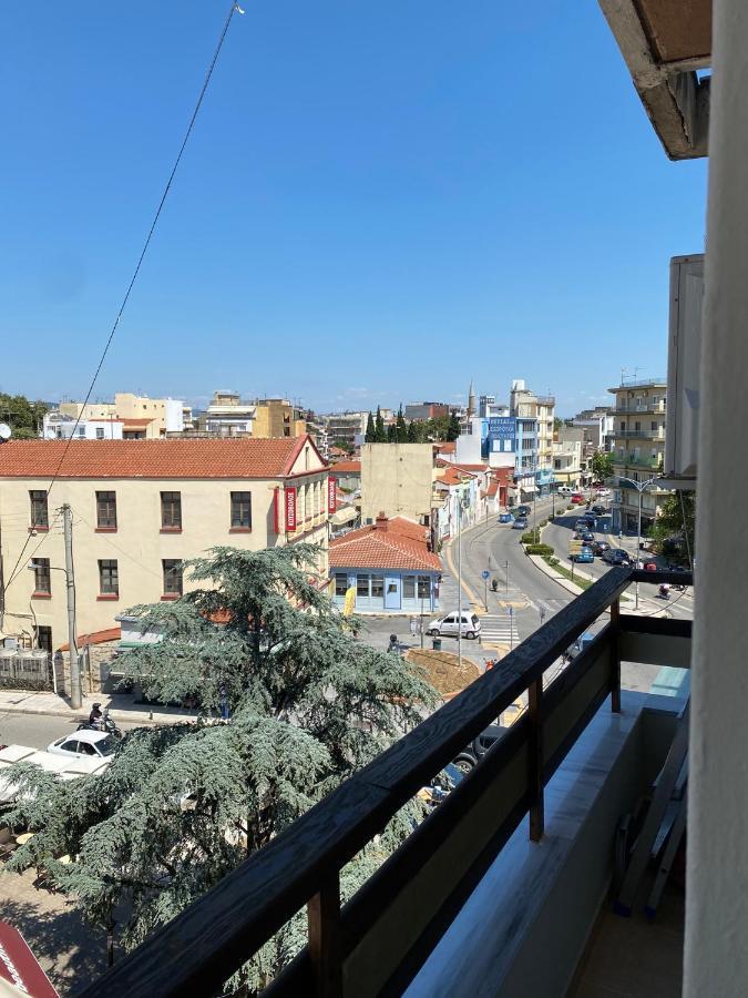Cozy Studio In The Heart Of City Комотини Екстериор снимка
